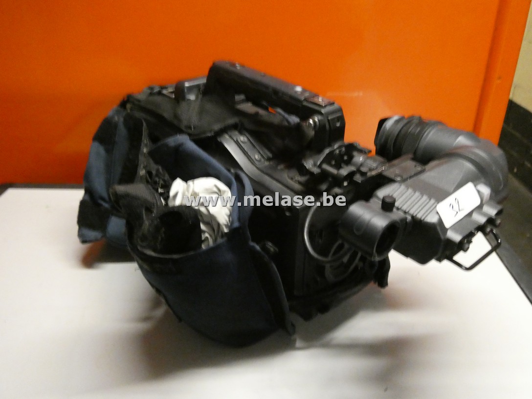 P2 Camera met viewfinder en regenhoes "Panasonic"