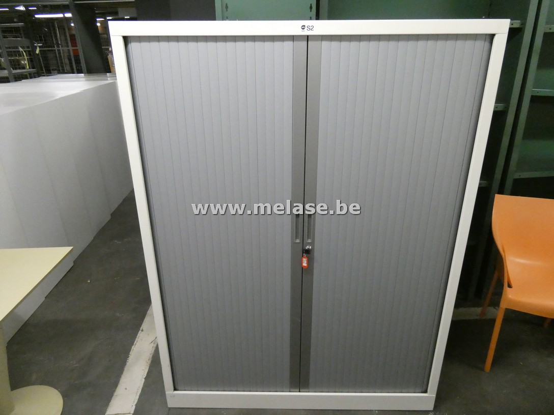 Metalen schuifdeurkasten