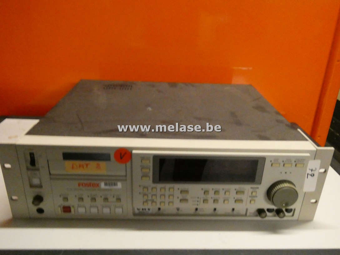 Digital master recorder "Fostex"
