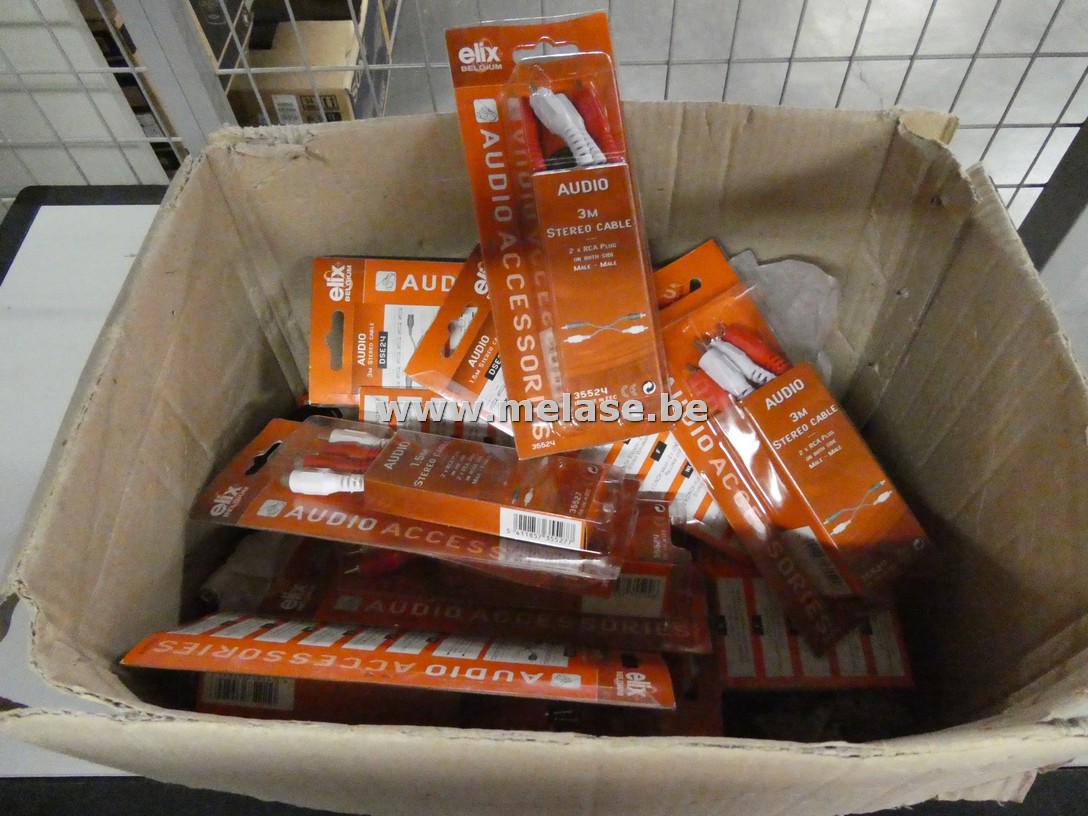 Doos met verschillende RCA-kabels "Elix"