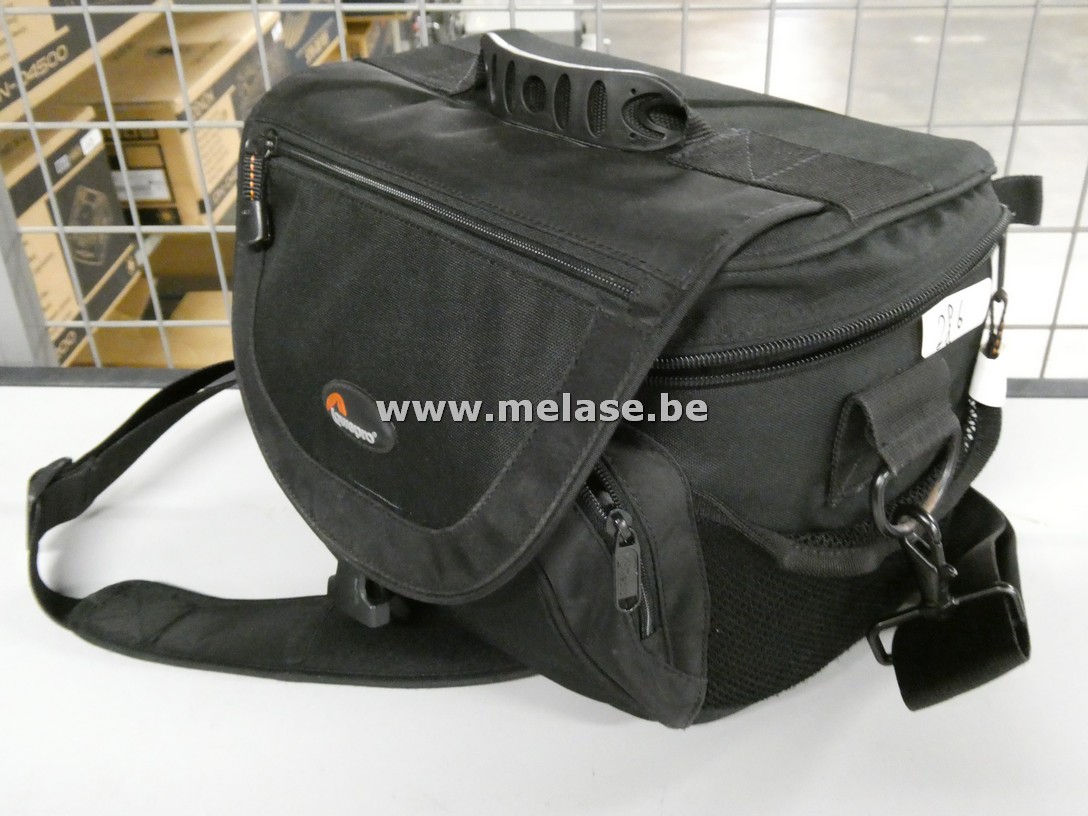 Cameratas met onderverdelingen "Lowepro"