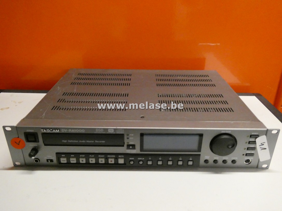 High Definition Audio Master Recorder "Tascam"