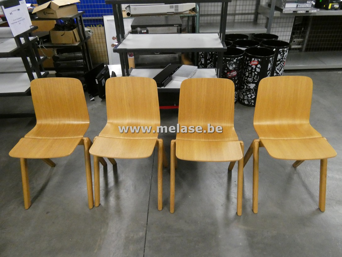 Houten stoelen